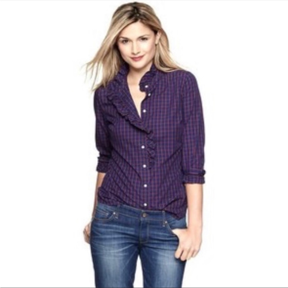 GAP Plaid Boyfriend Fitted Button Up
Ruffle Shirt size S Petite